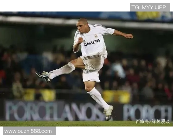 足球明星卡洛斯的精彩瞬间壁纸分享让你感受绿茵场上的激情与魅力 足球明星卡洛斯的精彩瞬间壁纸分享让你感受绿茵场上的激情与魅力